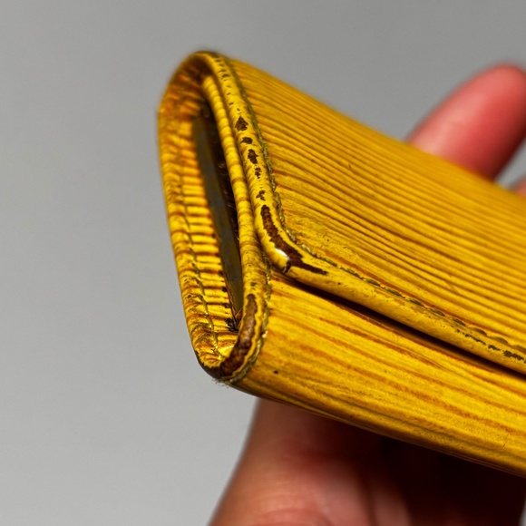 Louis Vuitton Women's Yellow Epi Leather 4-Key Holder - Picture 3 of 15